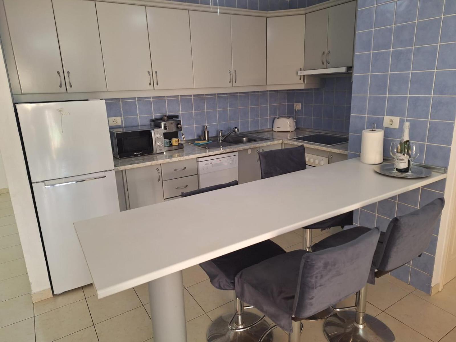Brisas Del Mar - Sunset Garden Apartment Адехе Екстериор снимка
